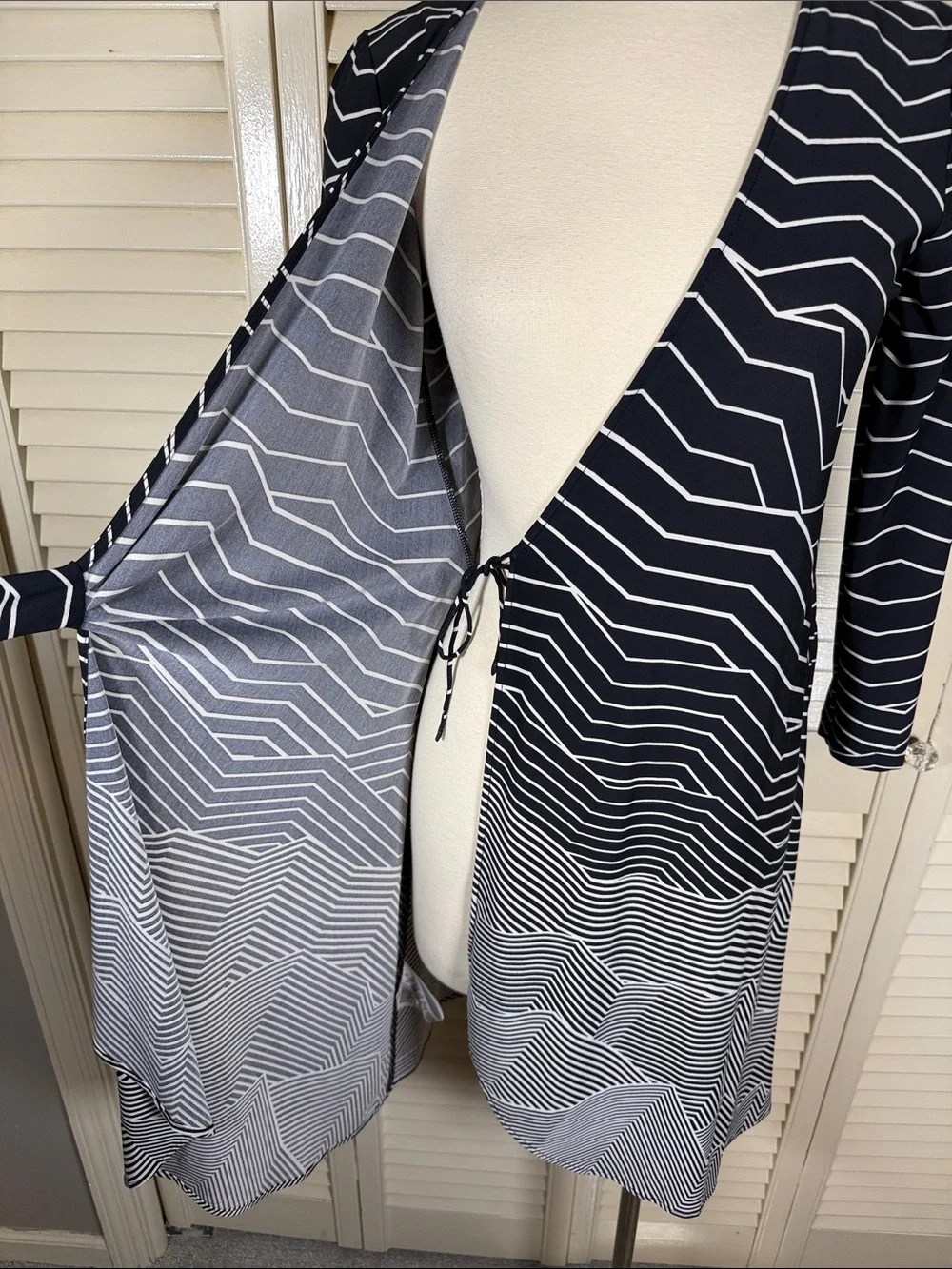 BCBG Max Azria Adele Geometric Print Wrap Dress Navy White Small